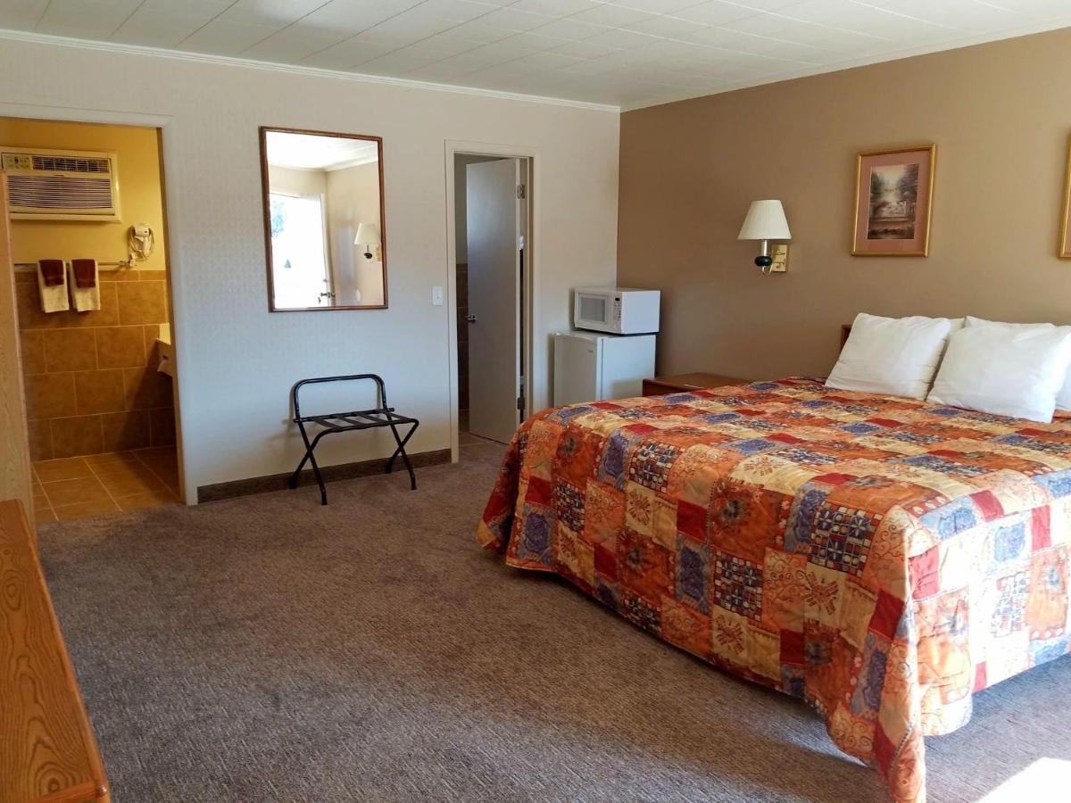 Aquarius Inn Bicknell Extérieur photo