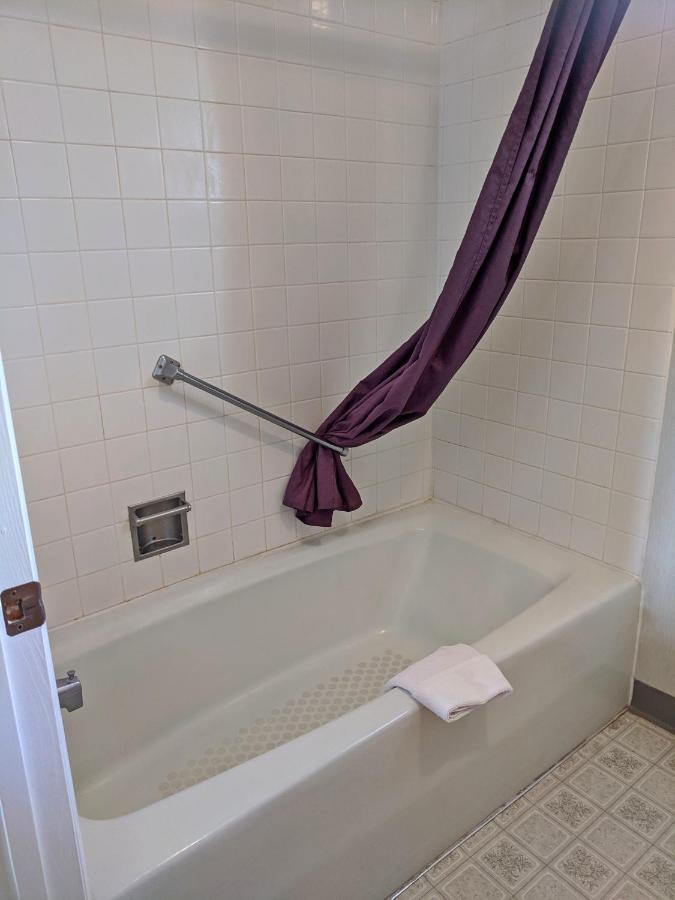 Aquarius Inn Bicknell Extérieur photo