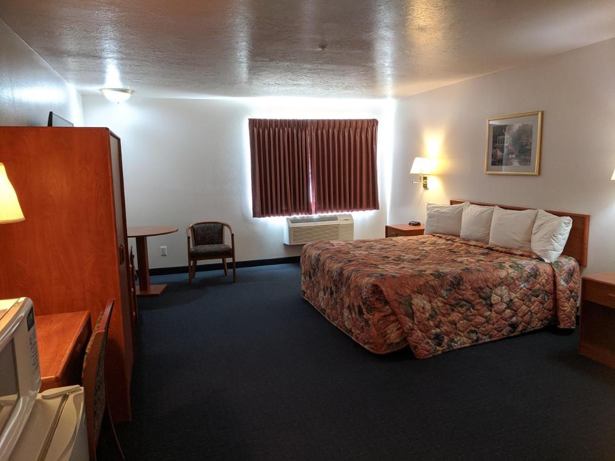 Aquarius Inn Bicknell Extérieur photo