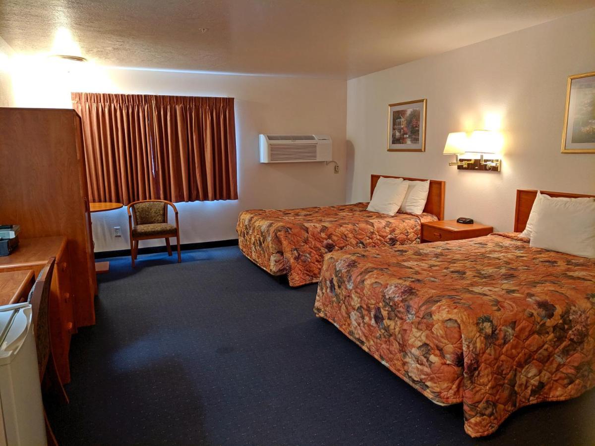 Aquarius Inn Bicknell Extérieur photo