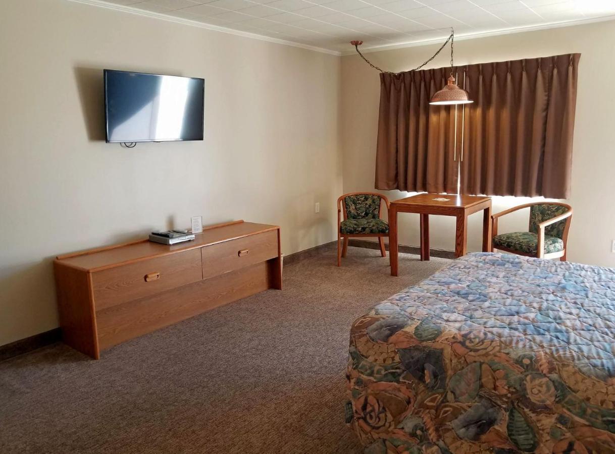 Aquarius Inn Bicknell Extérieur photo