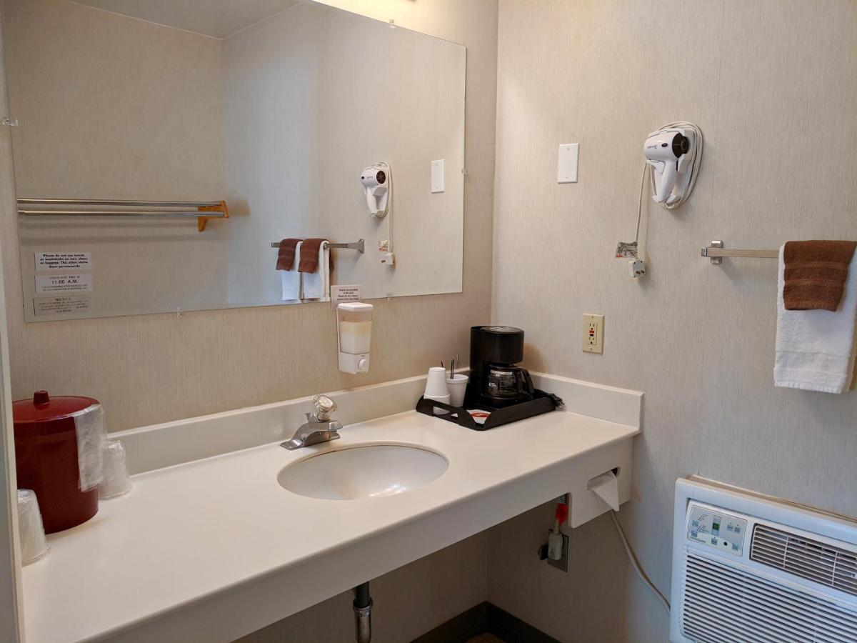 Aquarius Inn Bicknell Extérieur photo