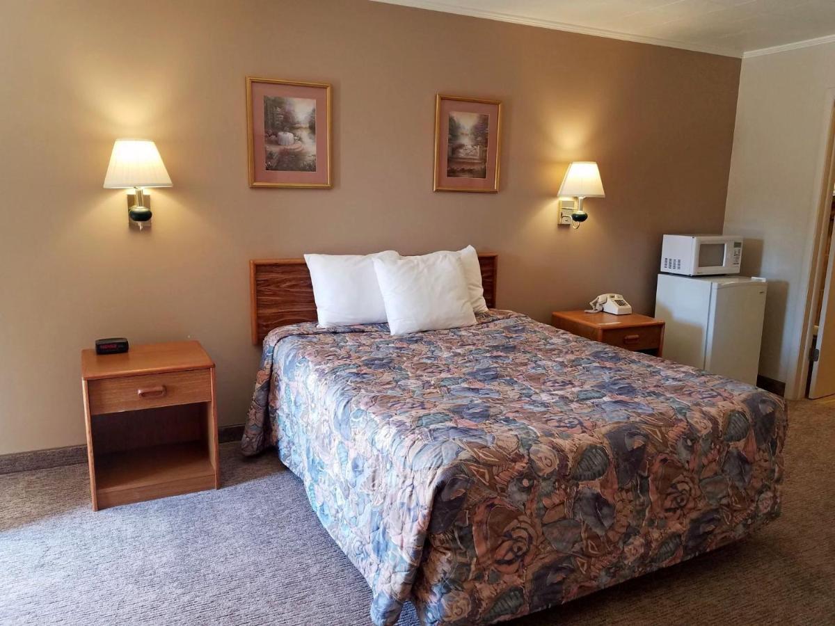 Aquarius Inn Bicknell Extérieur photo