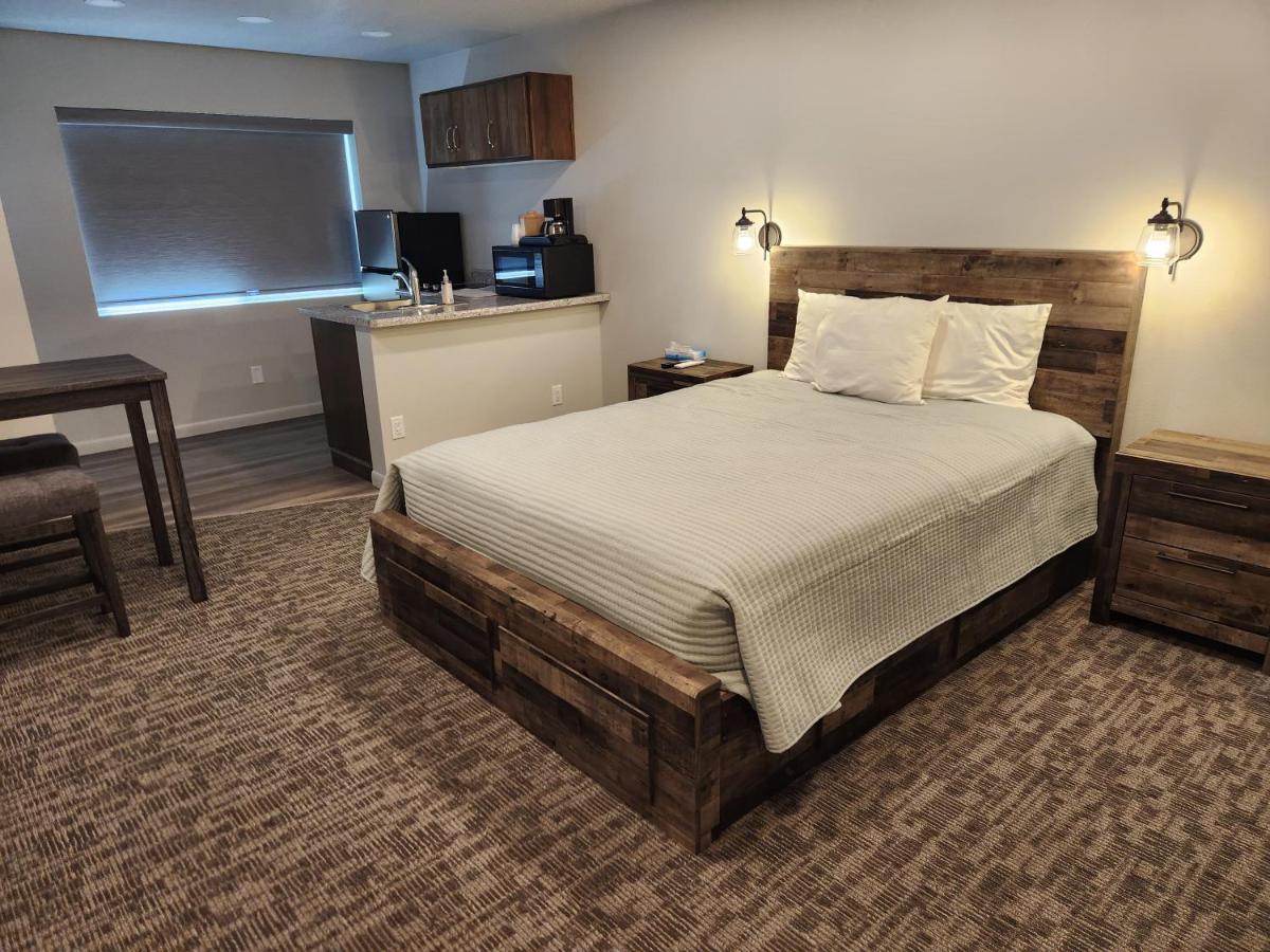 Aquarius Inn Bicknell Extérieur photo
