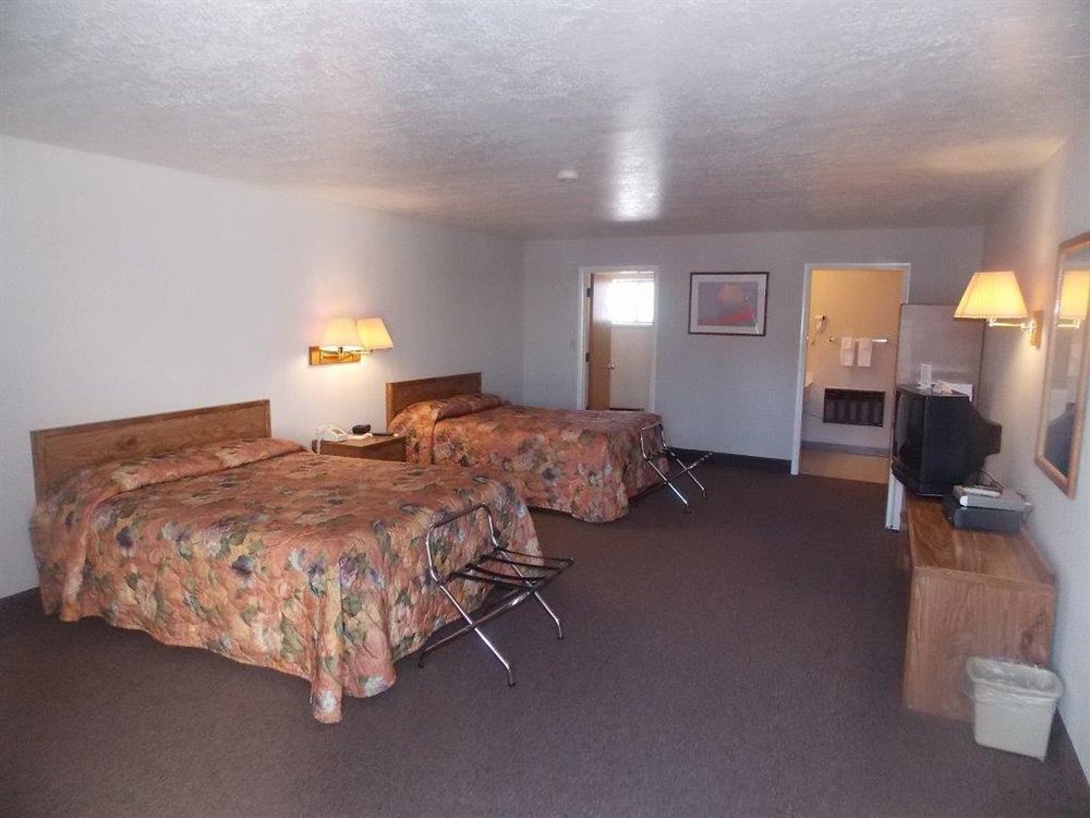 Aquarius Inn Bicknell Extérieur photo