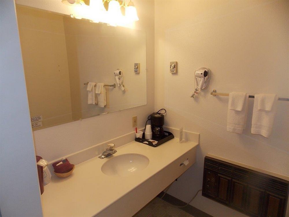 Aquarius Inn Bicknell Extérieur photo